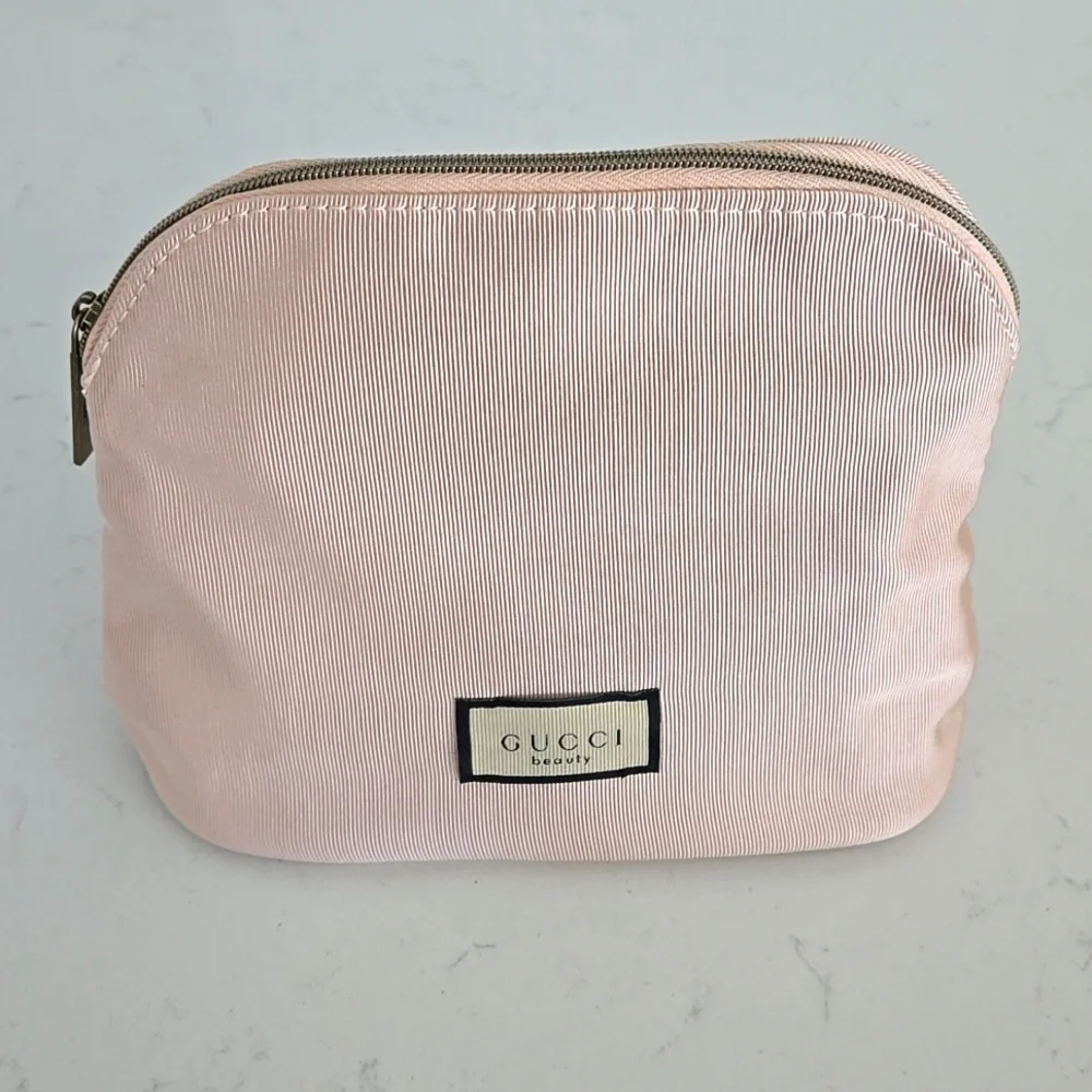New never used GUCCI zipper pouch bag pink and red floral print interior